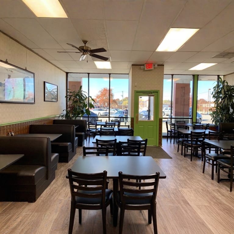 Comfortable Dine-In Experience